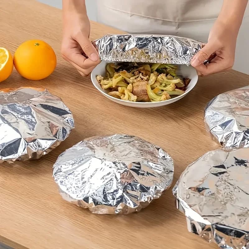 10/100 stk. låg i aluminiumsfolie, varmebestandigt isoleringslåg til skåle og tallerkener, holder maden varm og frisk, køkkenfilm af fødevarekvalitet